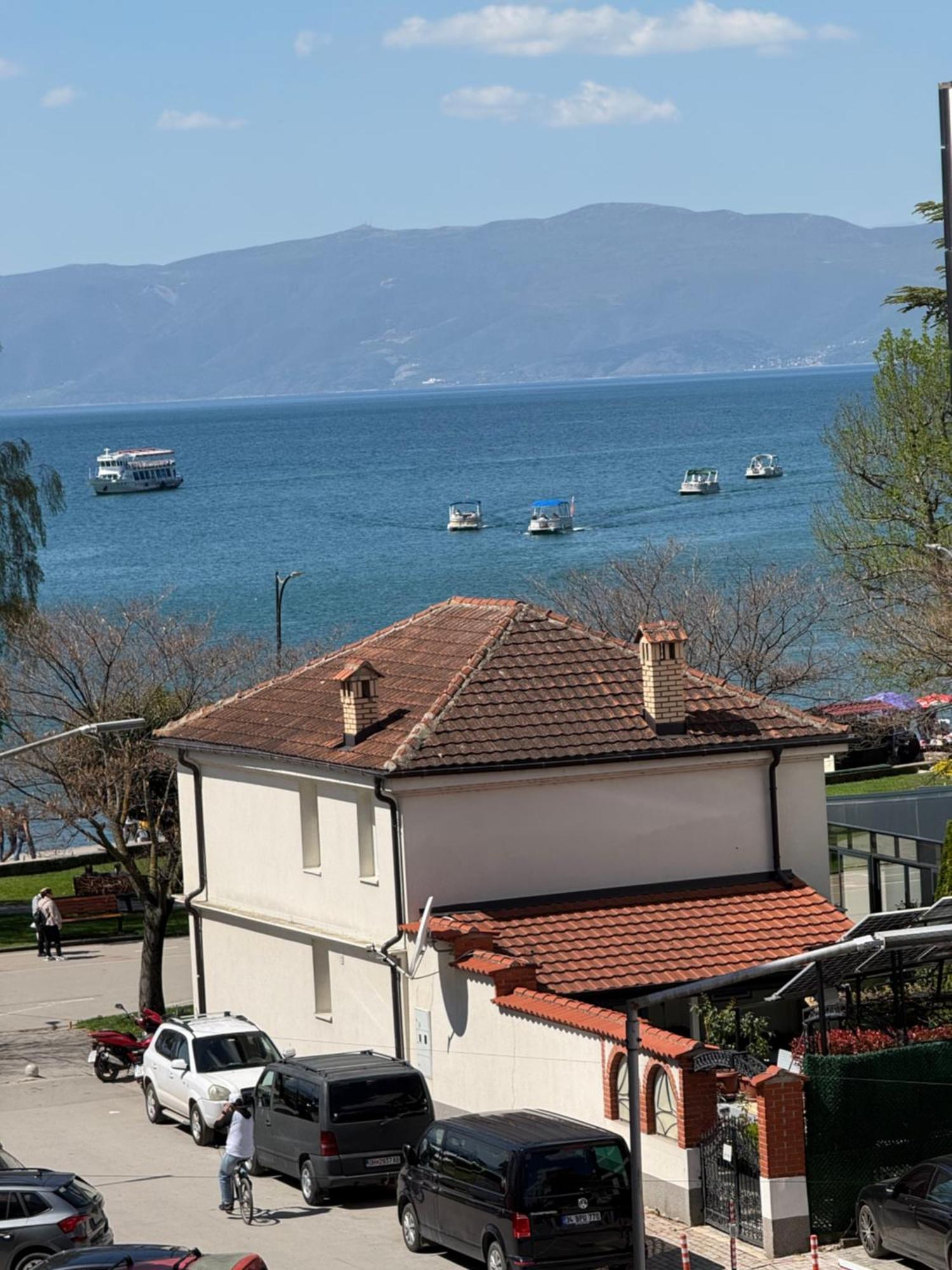 Exclusive Apartments With Lake View Ohrid Bagian luar foto
