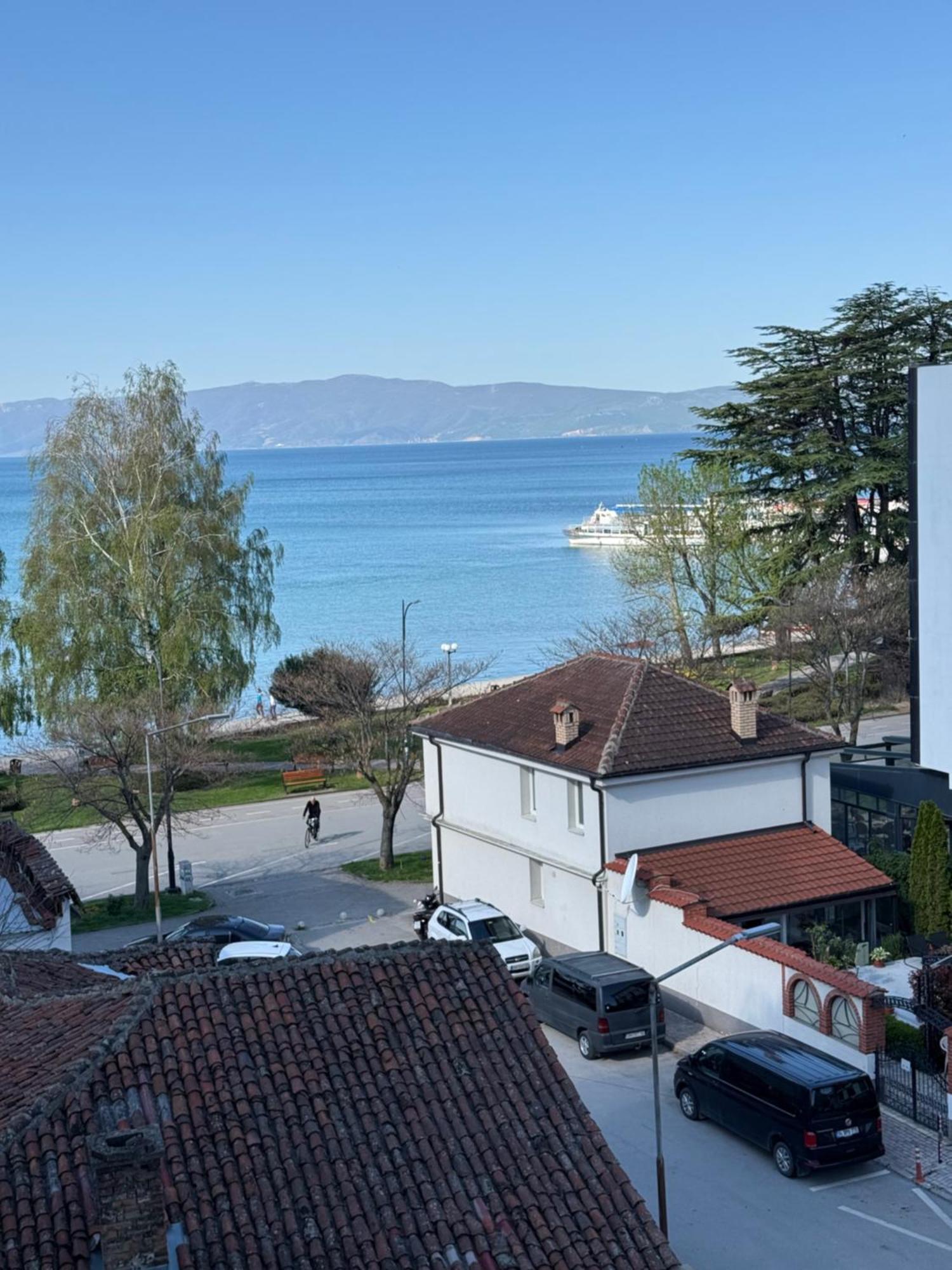 Exclusive Apartments With Lake View Ohrid Bagian luar foto