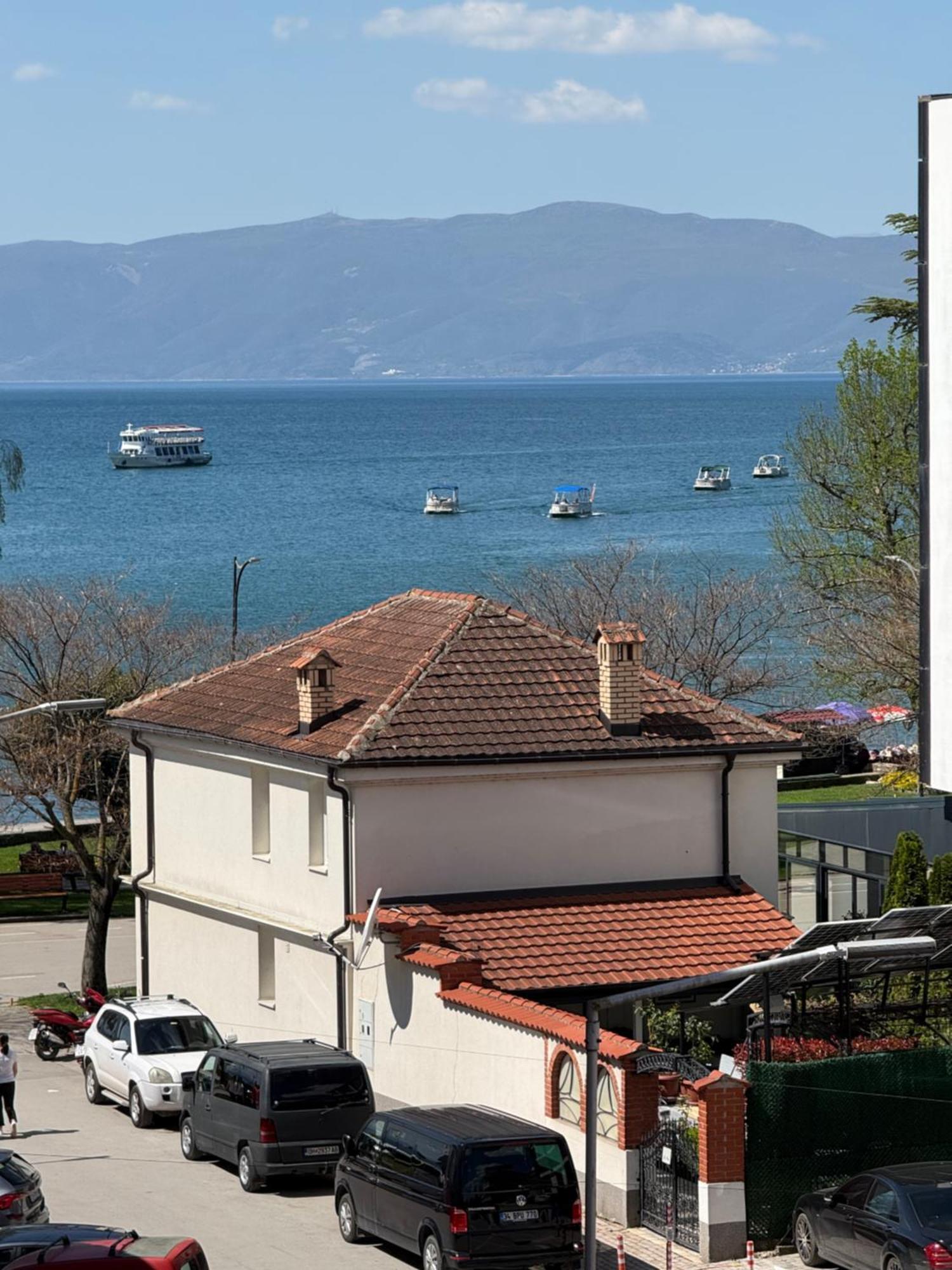 Exclusive Apartments With Lake View Ohrid Bagian luar foto