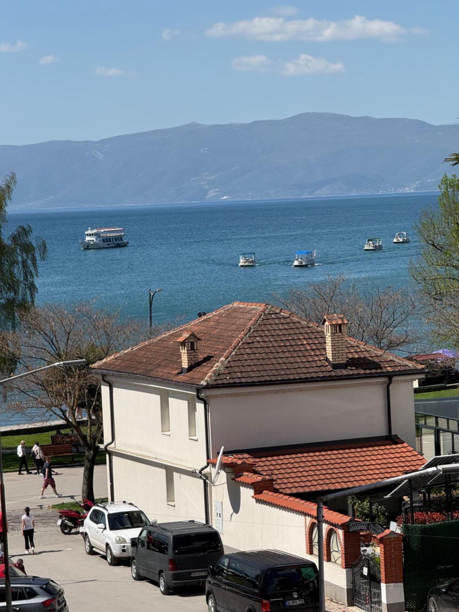 Exclusive Apartments With Lake View Ohrid Bagian luar foto