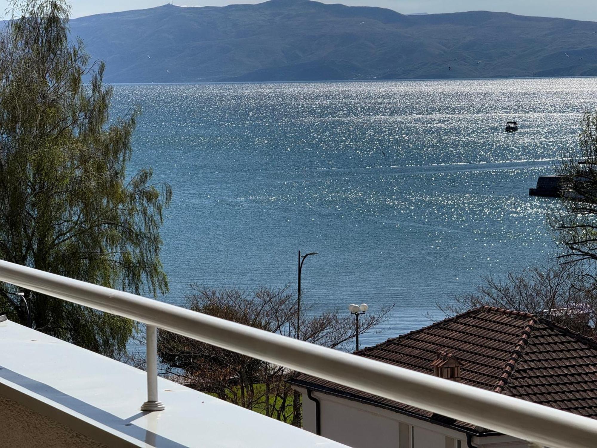 Exclusive Apartments With Lake View Ohrid Bagian luar foto
